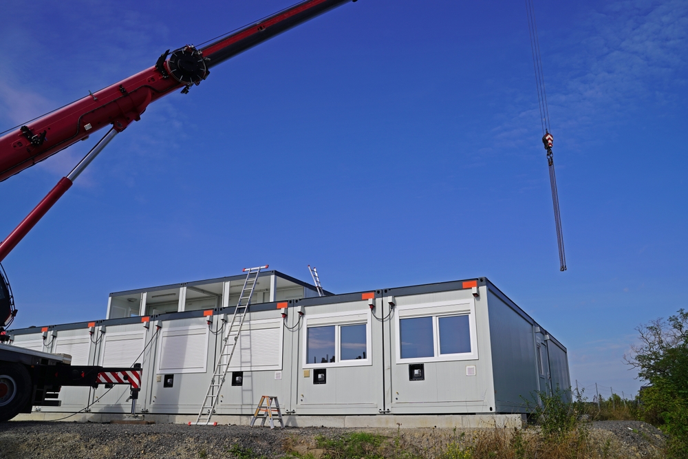 Containerbau Aufbau mit einem Kran Lkw